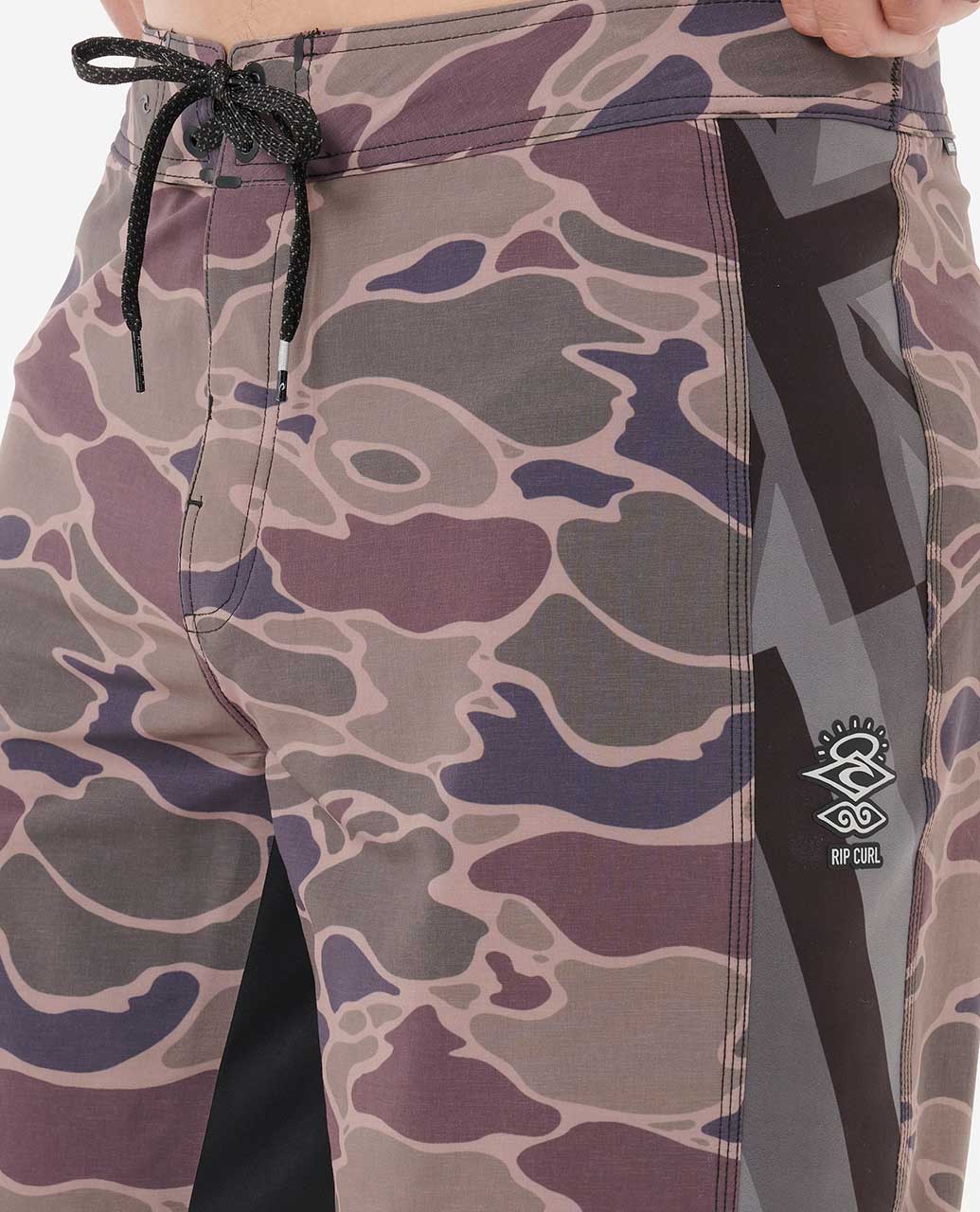 Mirage 3-2-One Eddie Would Go Ultimate 19" Boardshorts