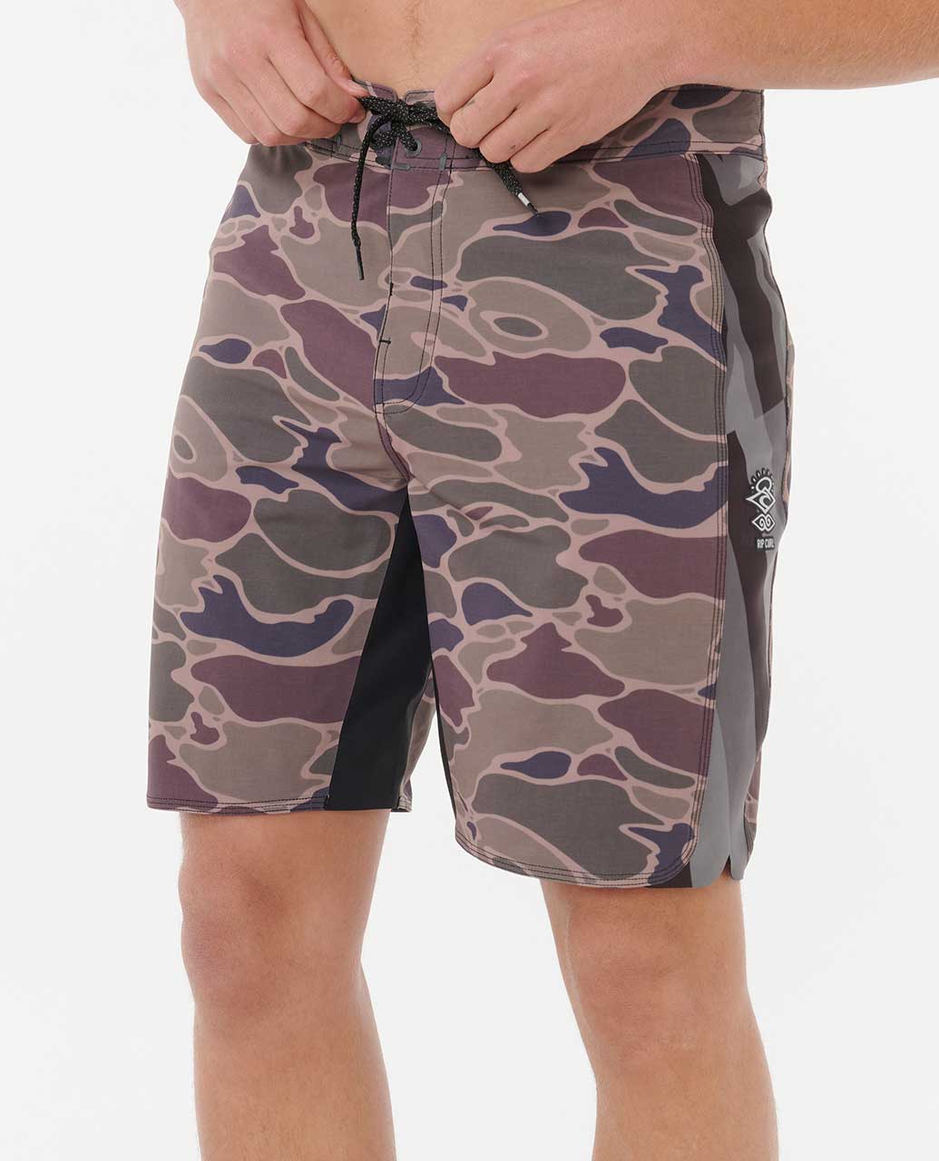 Mirage 3-2-One Eddie Would Go Ultimate 19" Boardshorts