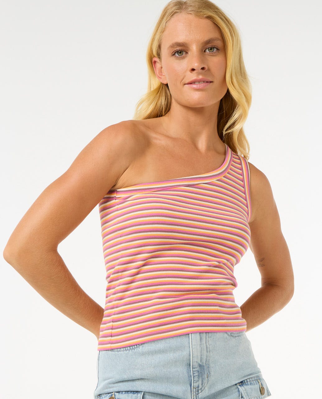 Las Dalias Asymmetrical Tank