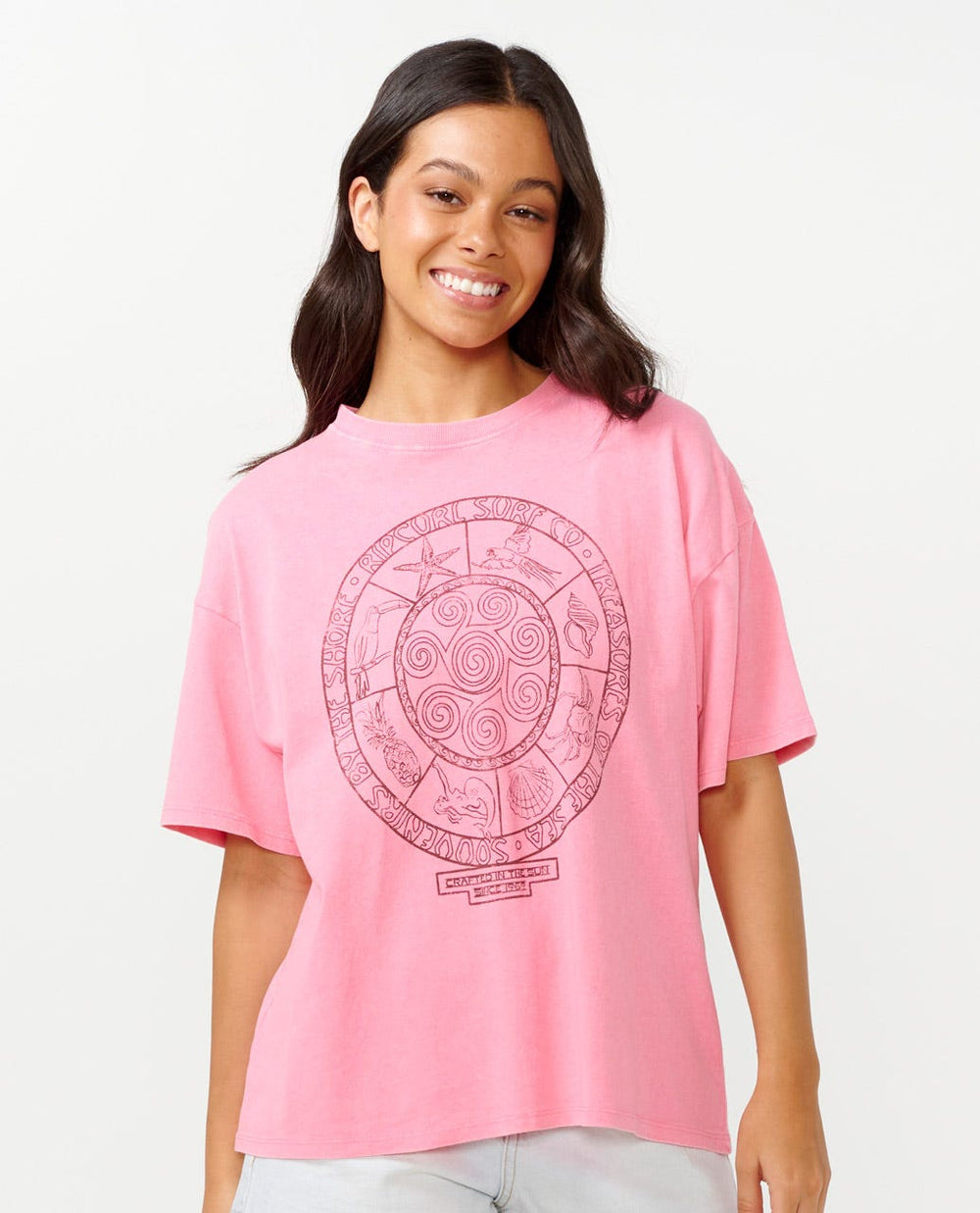 Souvenirs Heritage Tee